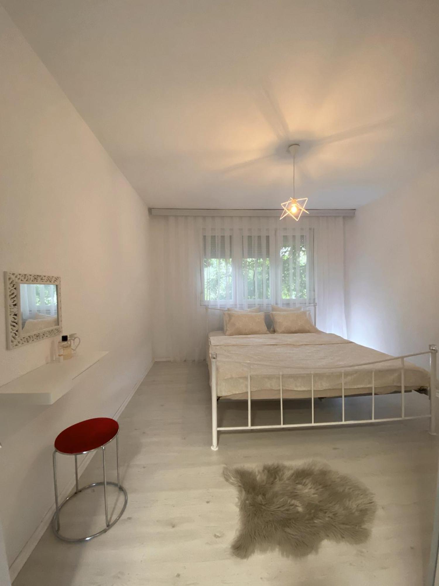 Hotspot Apartments - City Center Pristina Buitenkant foto