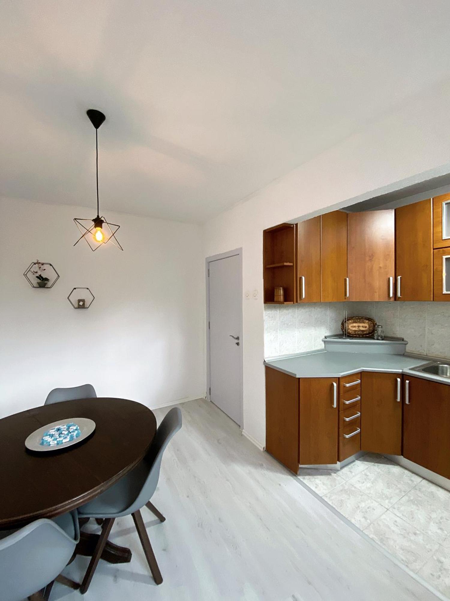 Hotspot Apartments - City Center Pristina Buitenkant foto